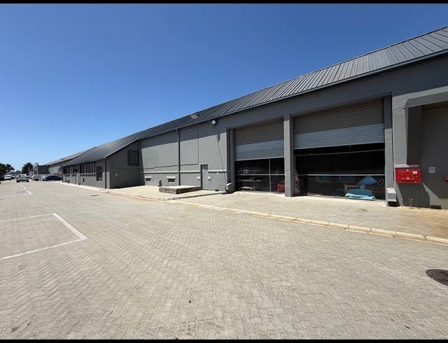 2,084M² WAREHOUSE TO LET IN BLACKHEATH INDUSTRIAL